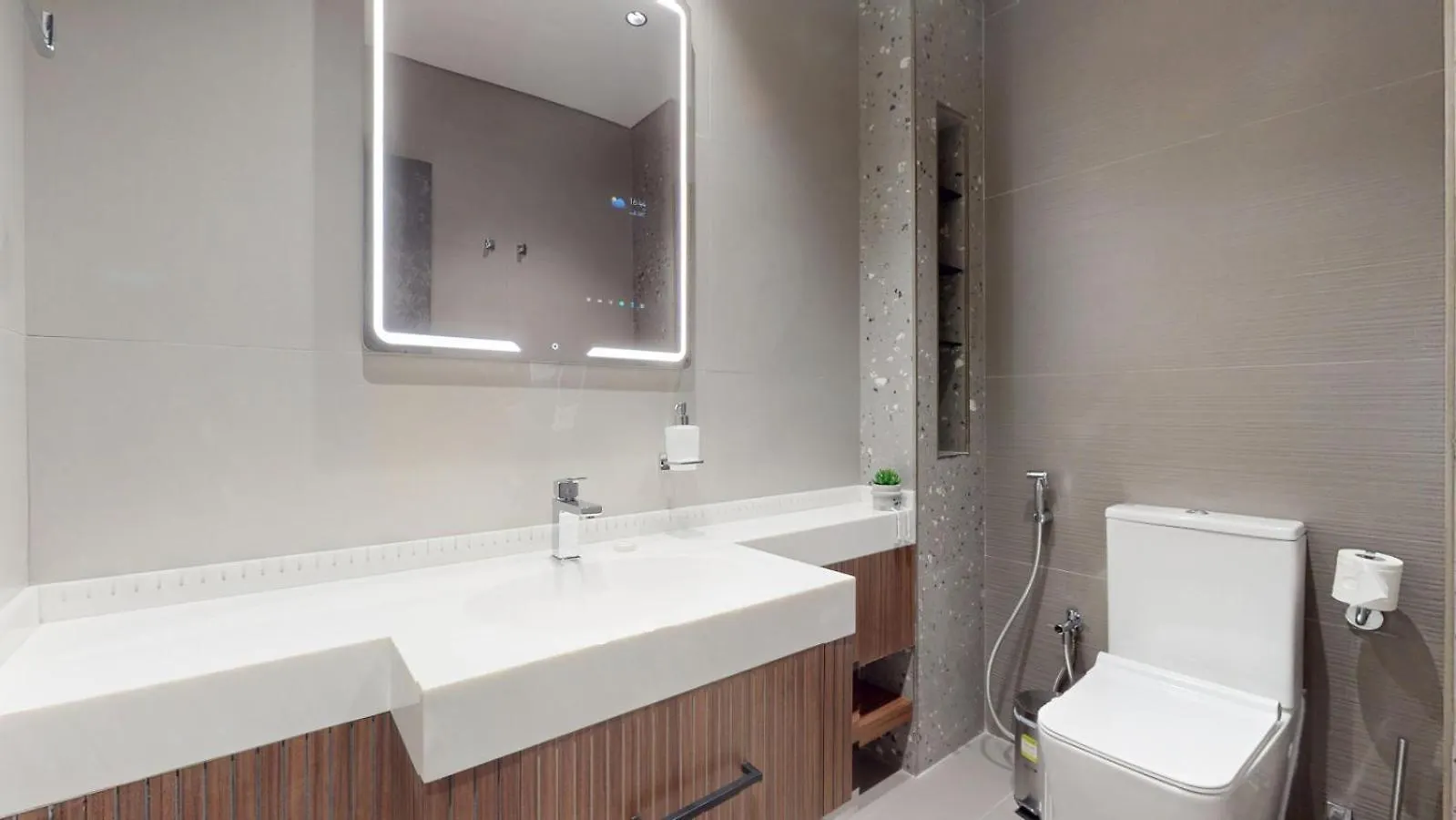 Mbl Royal - Cosy One Bedroom With City View Dubai Apartment