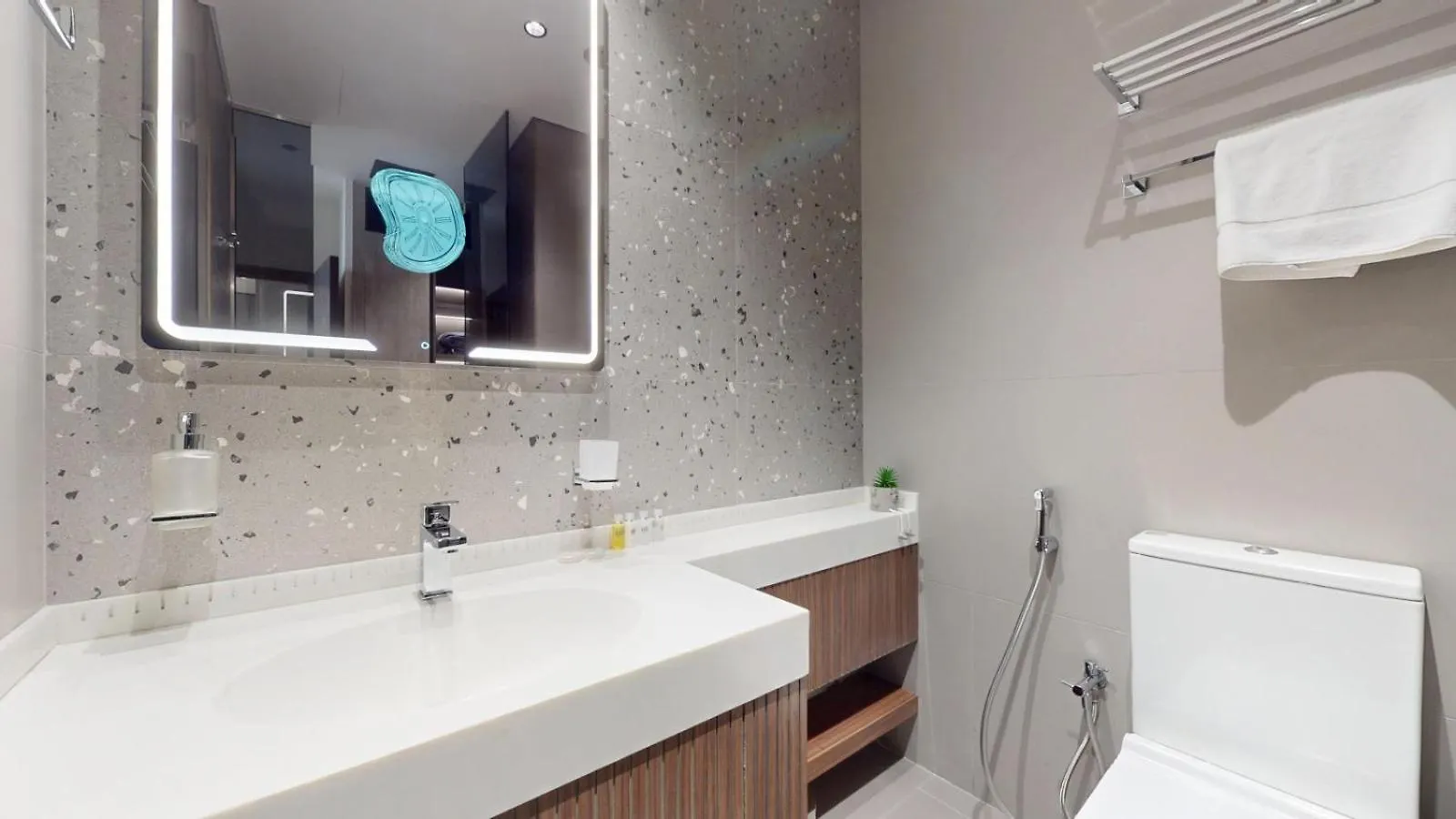 Mbl Royal - Cosy One Bedroom With City View Dubai