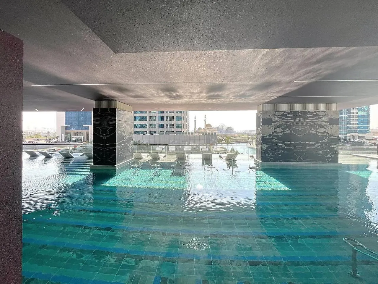 Mbl Royal - Cosy One Bedroom With City View Dubai Apartment